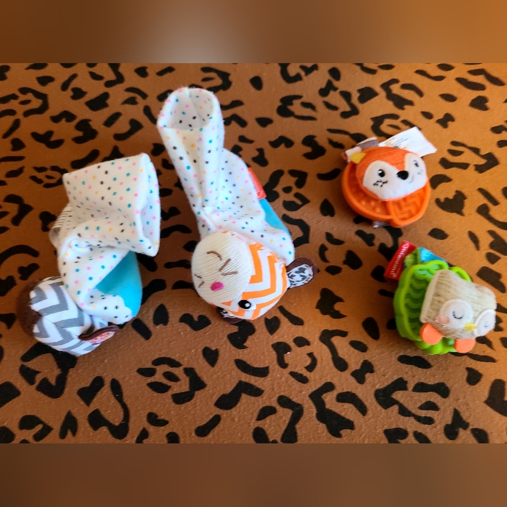 🧡🧡🧡4 For$20🧡🧡🧡Baby Socks And Hands Rattles🧡